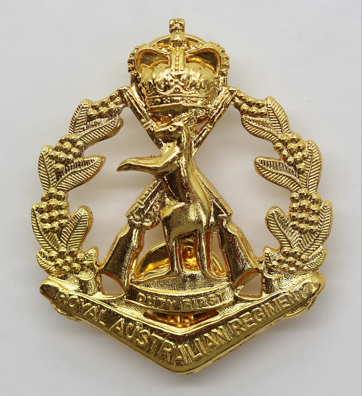 Royal Australian Regiment Cap Badge - Queen's Crown