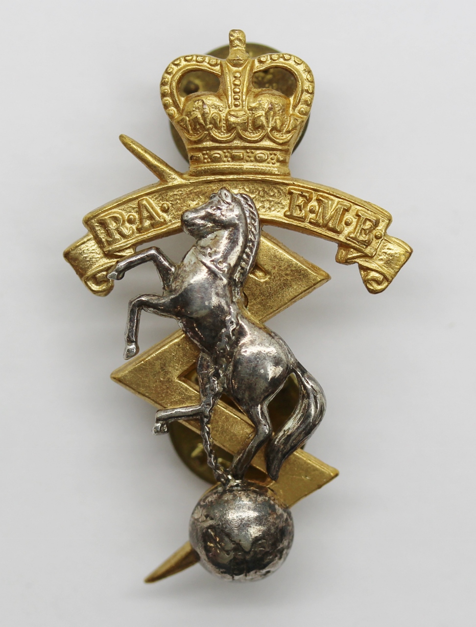 Royal Australian Electrical & Mechanical Engineers (R.A.E.M.E.) Cap Badge - Queen's Crown