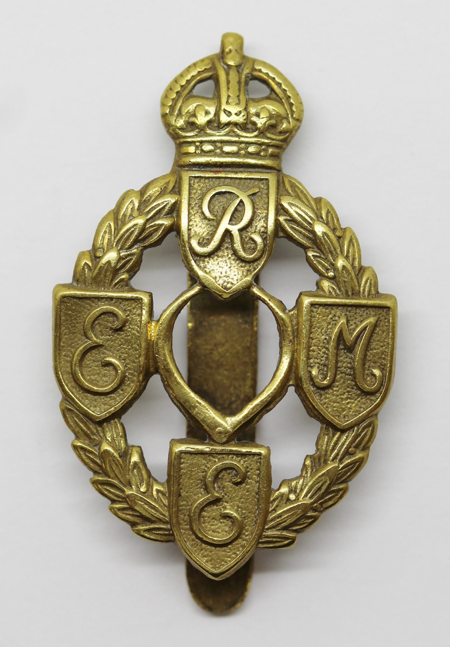 Royal Electrical & Mechanical Engineers (R.E.M.E.) Cap Badge - King's Crown (1st Pattern)