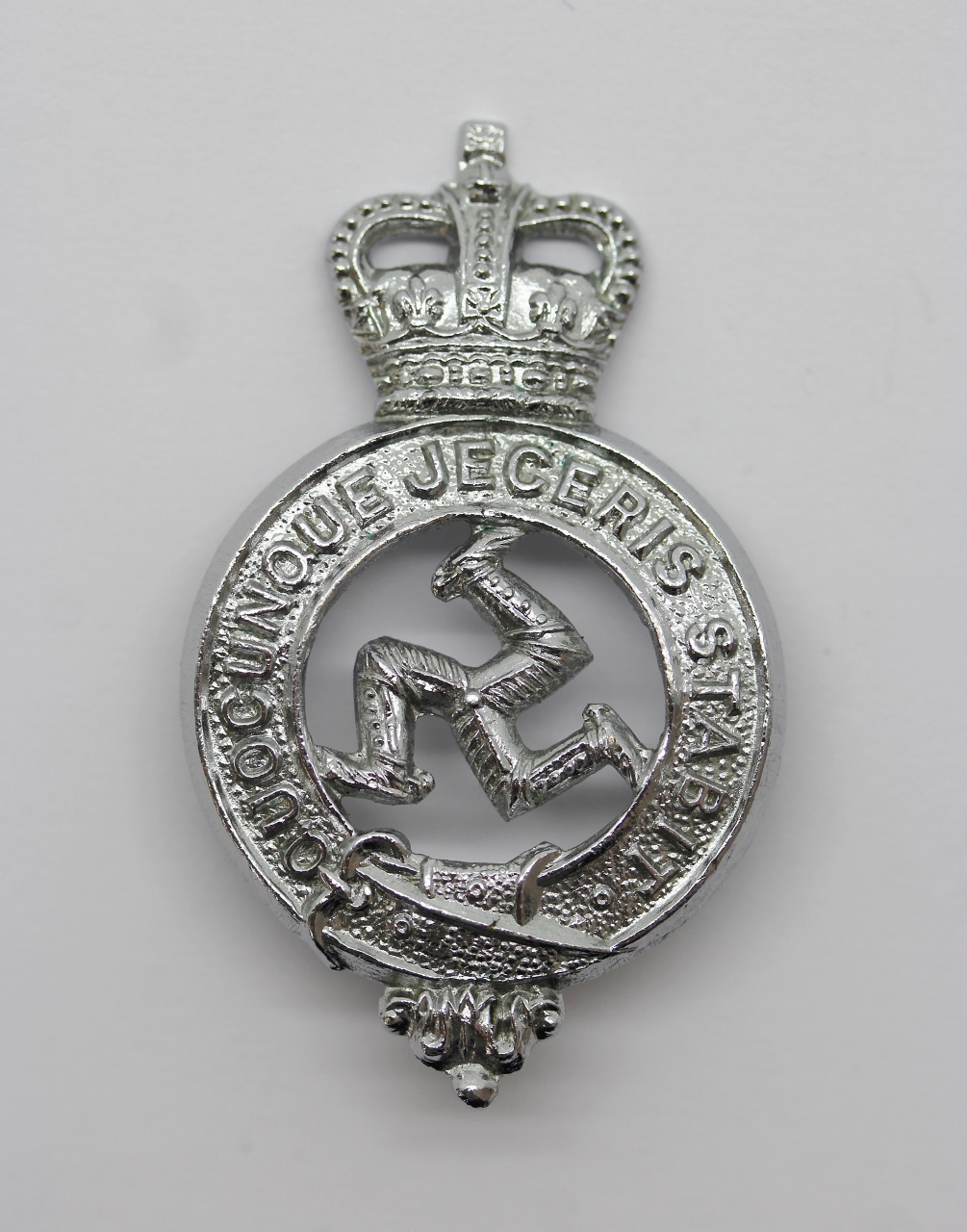 Isle of Man Constabulary Collar Badge - Queen's Crown
