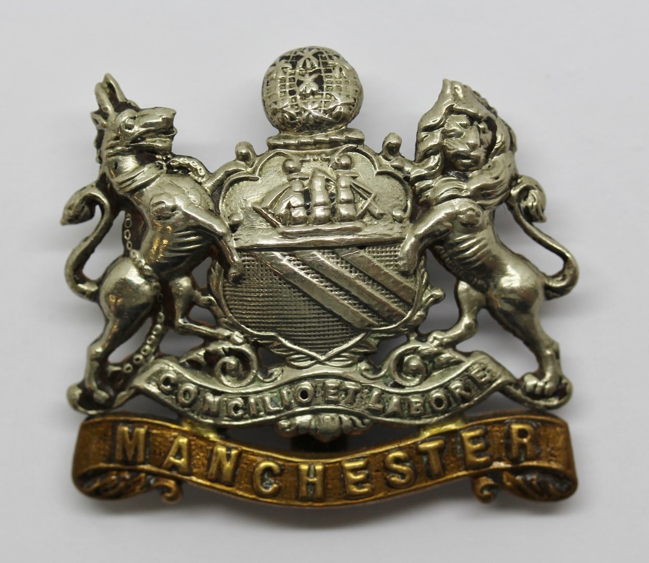 Manchester Regiment Cap Badge (Coat of Arms).