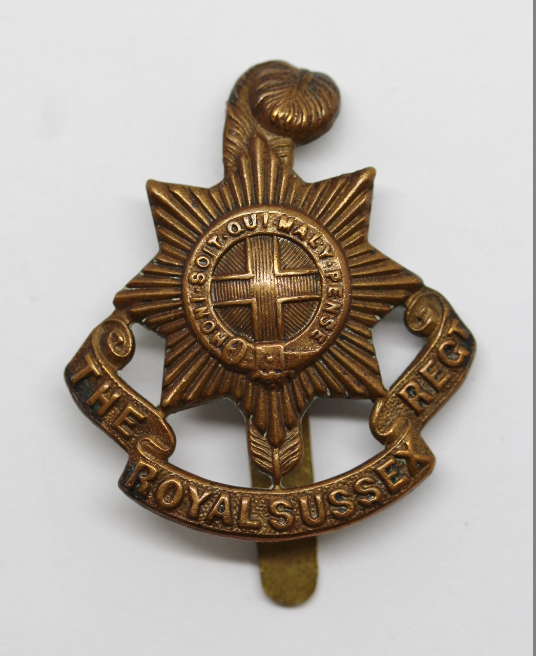 Royal Sussex Regiment WW1 All Brass Economy Cap Badge