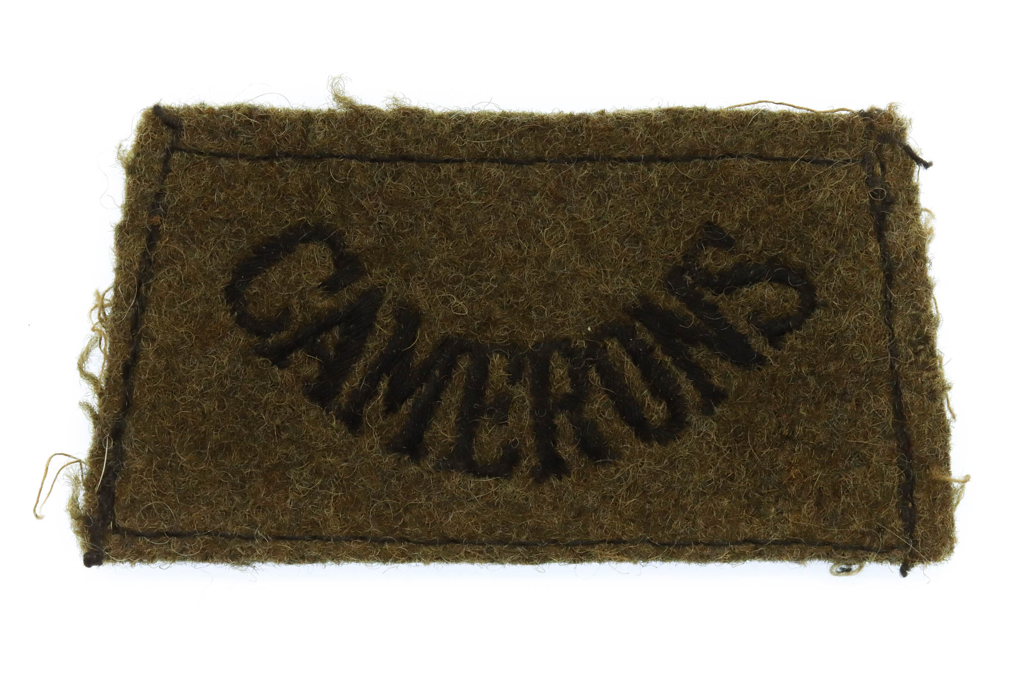 Queen's Own Cameron Highlanders (CAMERONS) WW2 Cloth Slip On Shoulder Title