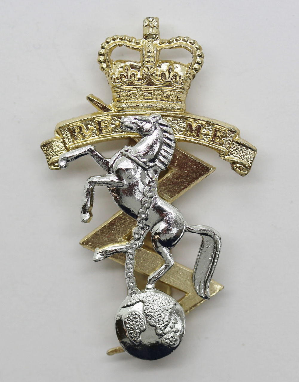 Royal Electrical & Mechanical Engineers (R.E.M.E.) Anodised (Staybright) Cap Badge 