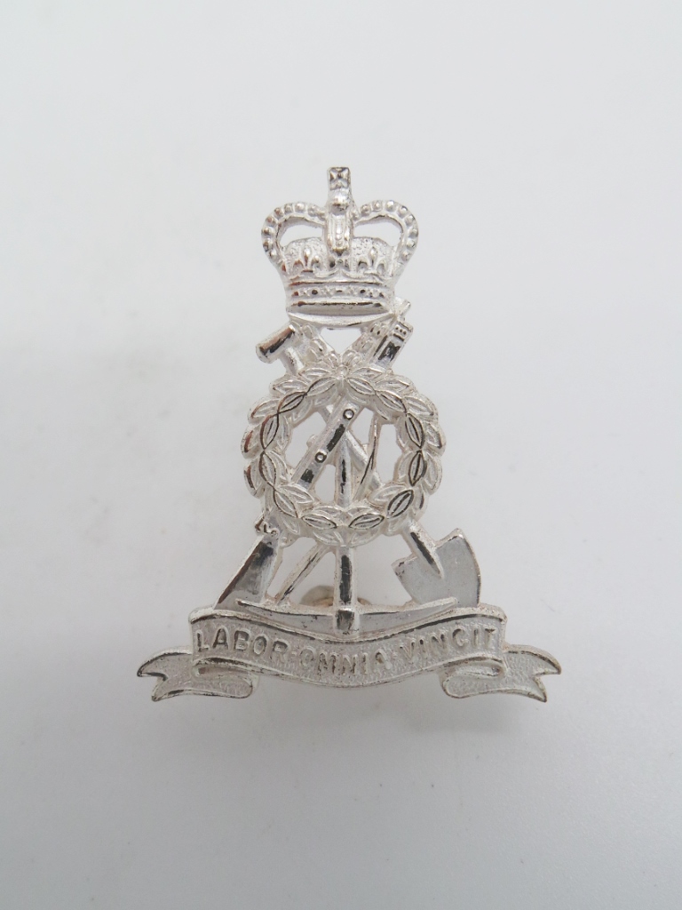 Pioneer Corps Officers Dress Beret Badge - Queen's Crown