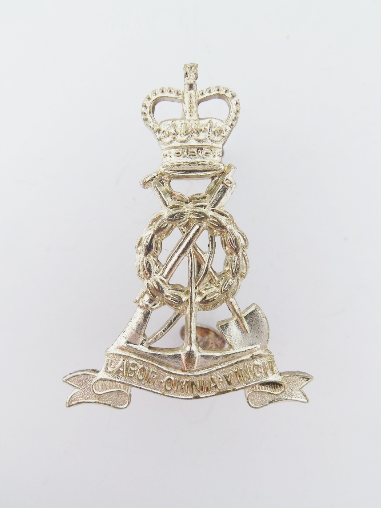 Pioneer Corps Officers Dress Cap Badge - Queen's Crown