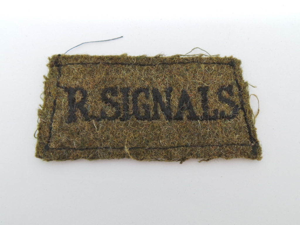 Royal Signals (R.SIGNALS) Cloth Slip On Shoulder Title