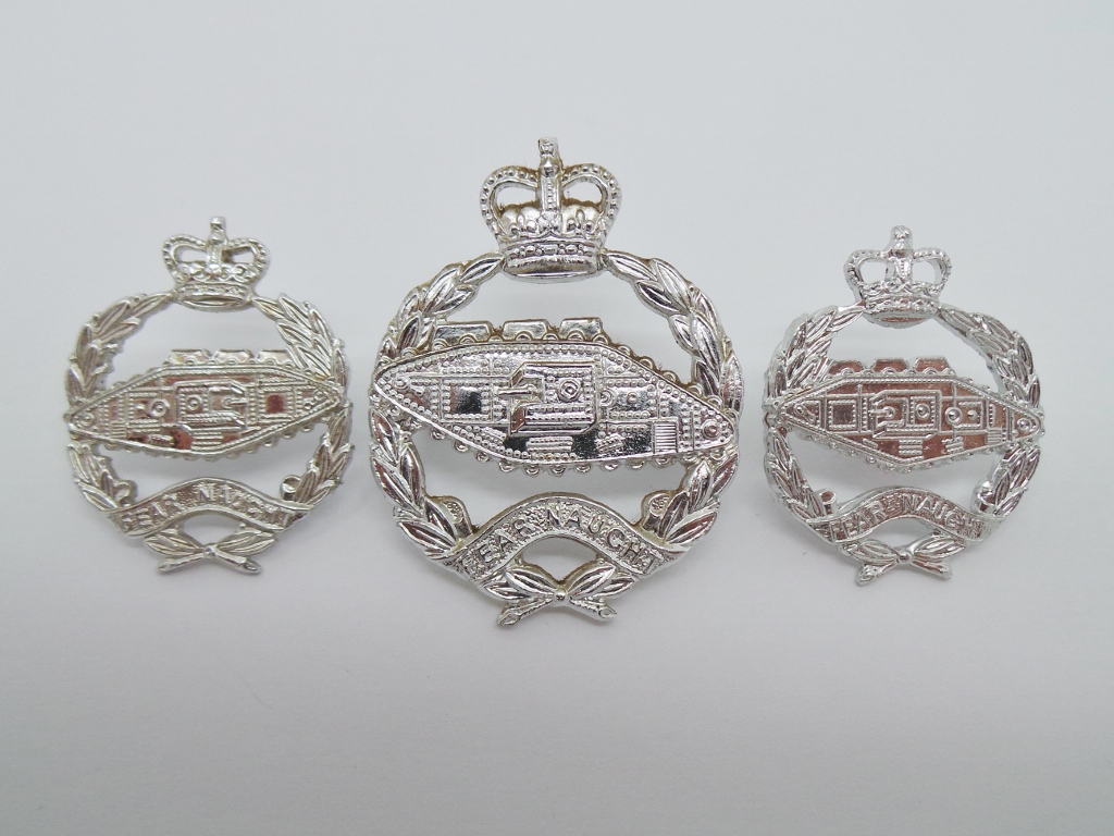 Royal Tank Regiment Anodised (Staybrite) Cap Badge & Collars