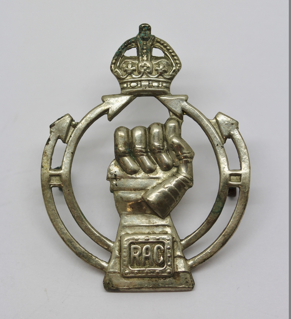 Royal Armoured Corps (R.A.C.) Cap Badge - King's Crown (2nd Pattern)