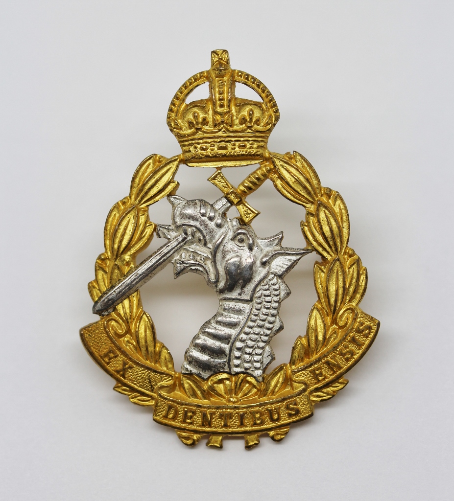 Royal Army Dental Corps (R.A.D.C.) Officer's Dress Cap Badge - King's Crown (2nd Pattern)