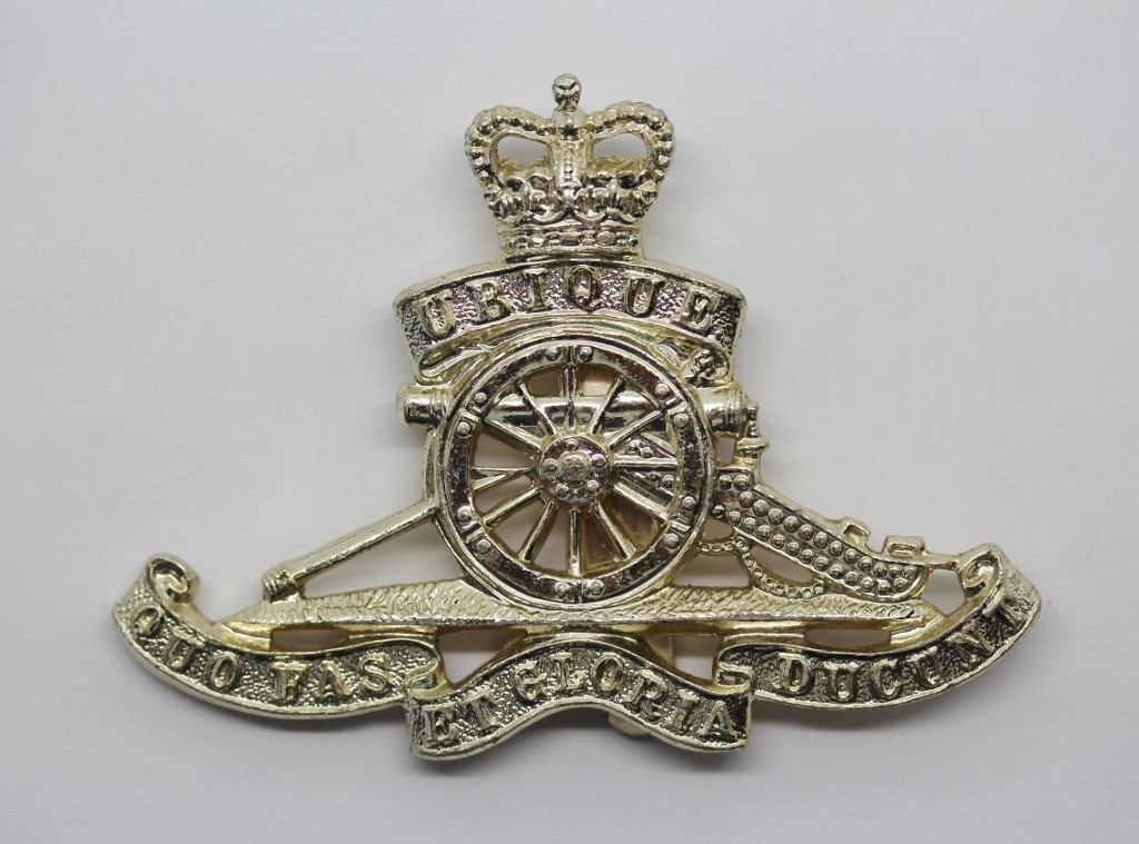 Royal Artillery Anodised (Staybrite) Cap Badge - Queen's Crown