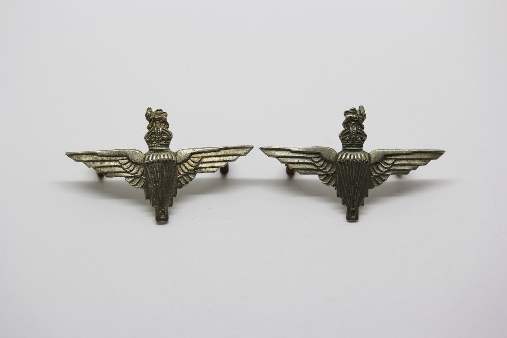 Pair of Parachute Regiment Collar Badges - King's Crown