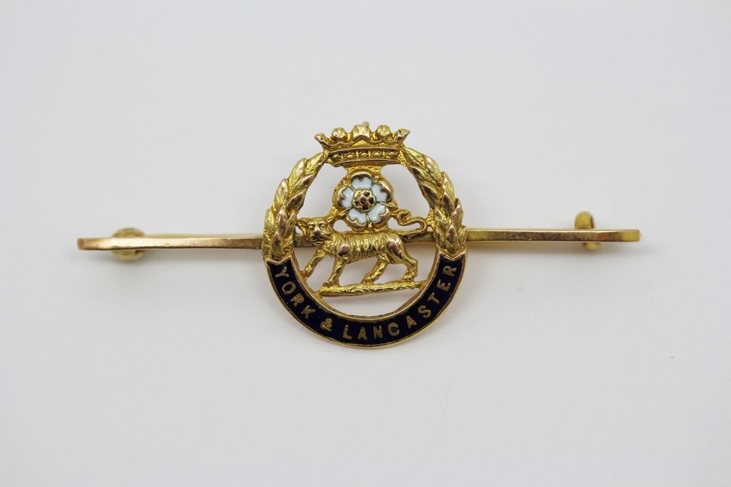 York & Lancaster Regiment 9ct Gold & Enamel Sweetheart Brooch