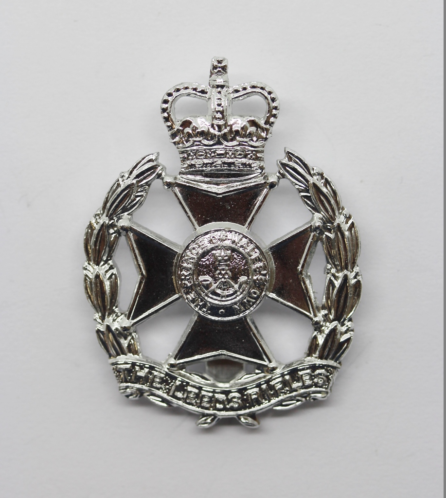 Leeds Rifles Anodised (Staybrite) Cap Badge - Queen's Crown