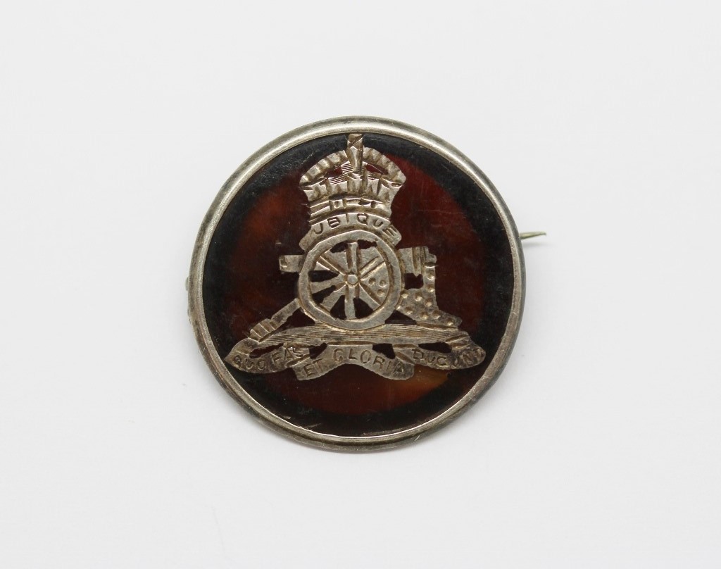 WW1 Royal Artillery 1915 Hallmarked Silver and Tortoiseshell Sweetheart Brooch