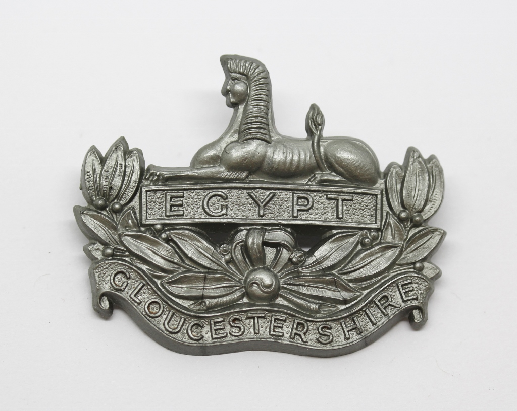 Gloucestershire Regiment WW2 Plastic Economy Cap Badge