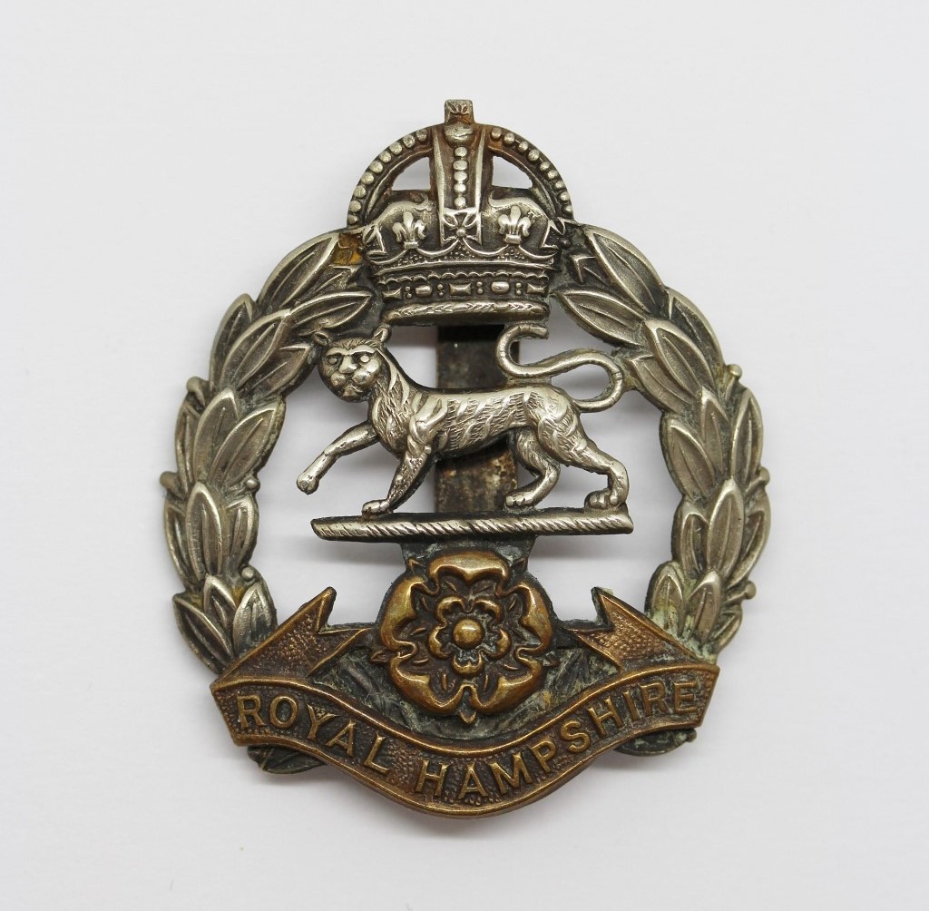Royal Hampshire Regiment Cap Badge - King's Crown