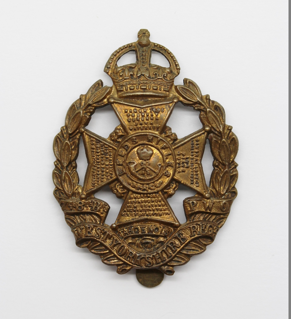 7th/8th Bn. (Leeds Rifles) West Yorkshire Regiment Cap Badge - King's Crown