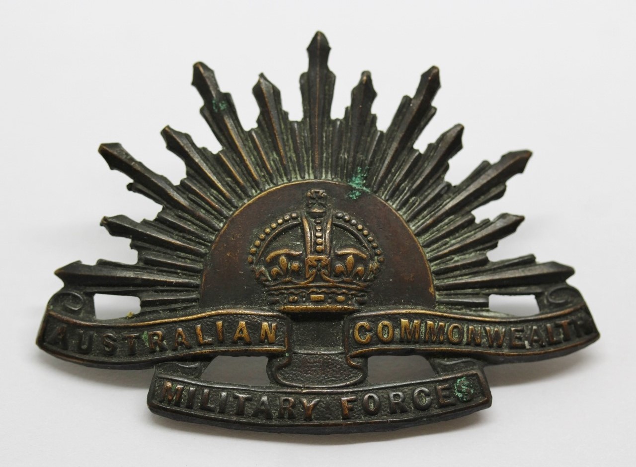 Australian Commonwealth Military Forces Slouch Hat Badge - King's Crown