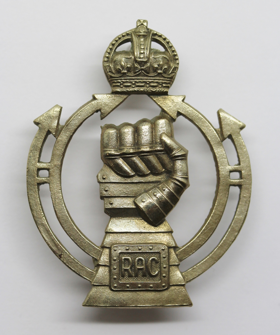 Royal Armoured Corps (R.A.C.) Cap Badge - King's Crown (2nd Pattern)