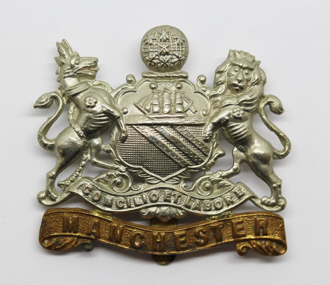 Manchester Regiment Cap Badge (Coat of Arms)