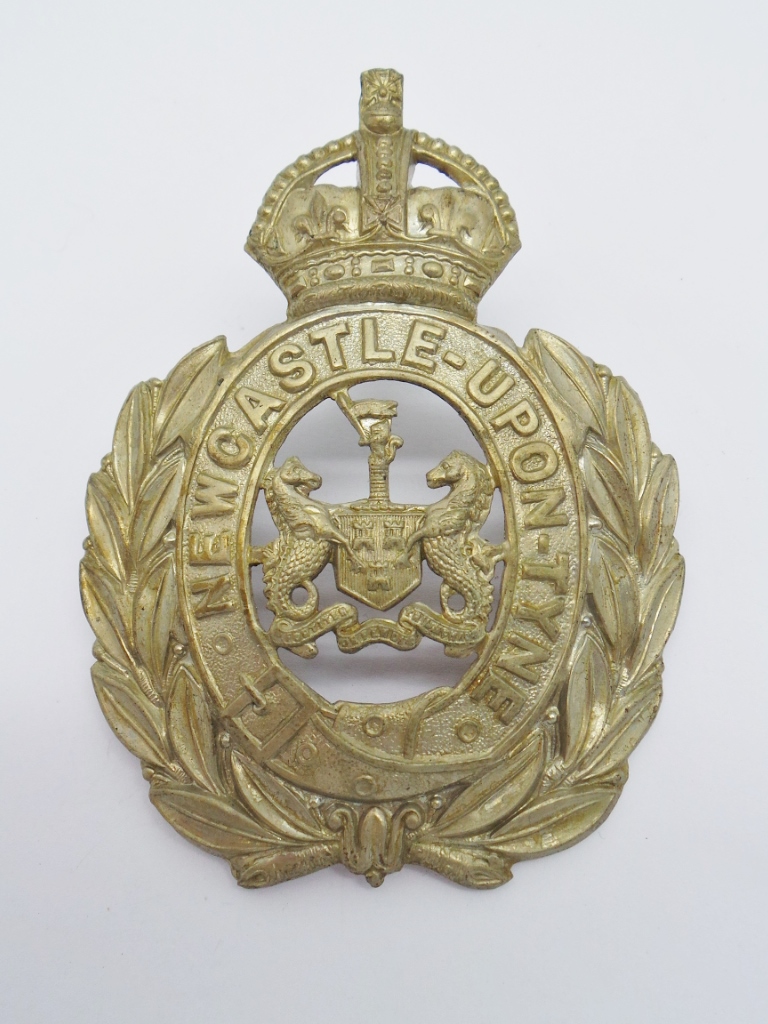 Newcastle-Upon-Tyne City Police Helmet Plate (Wreath) - King's Crown