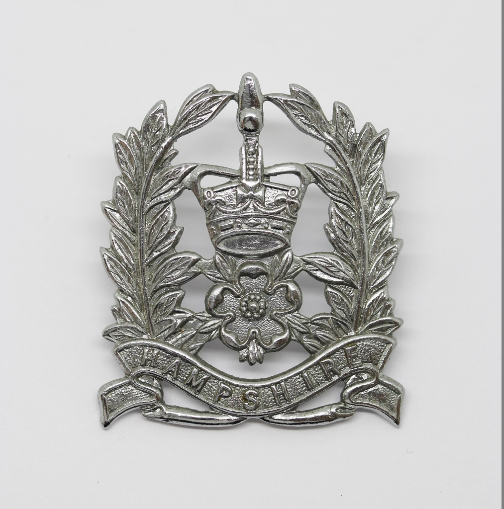 Hampshire Constabulary Constable's Cap Badge - Queen's Crown