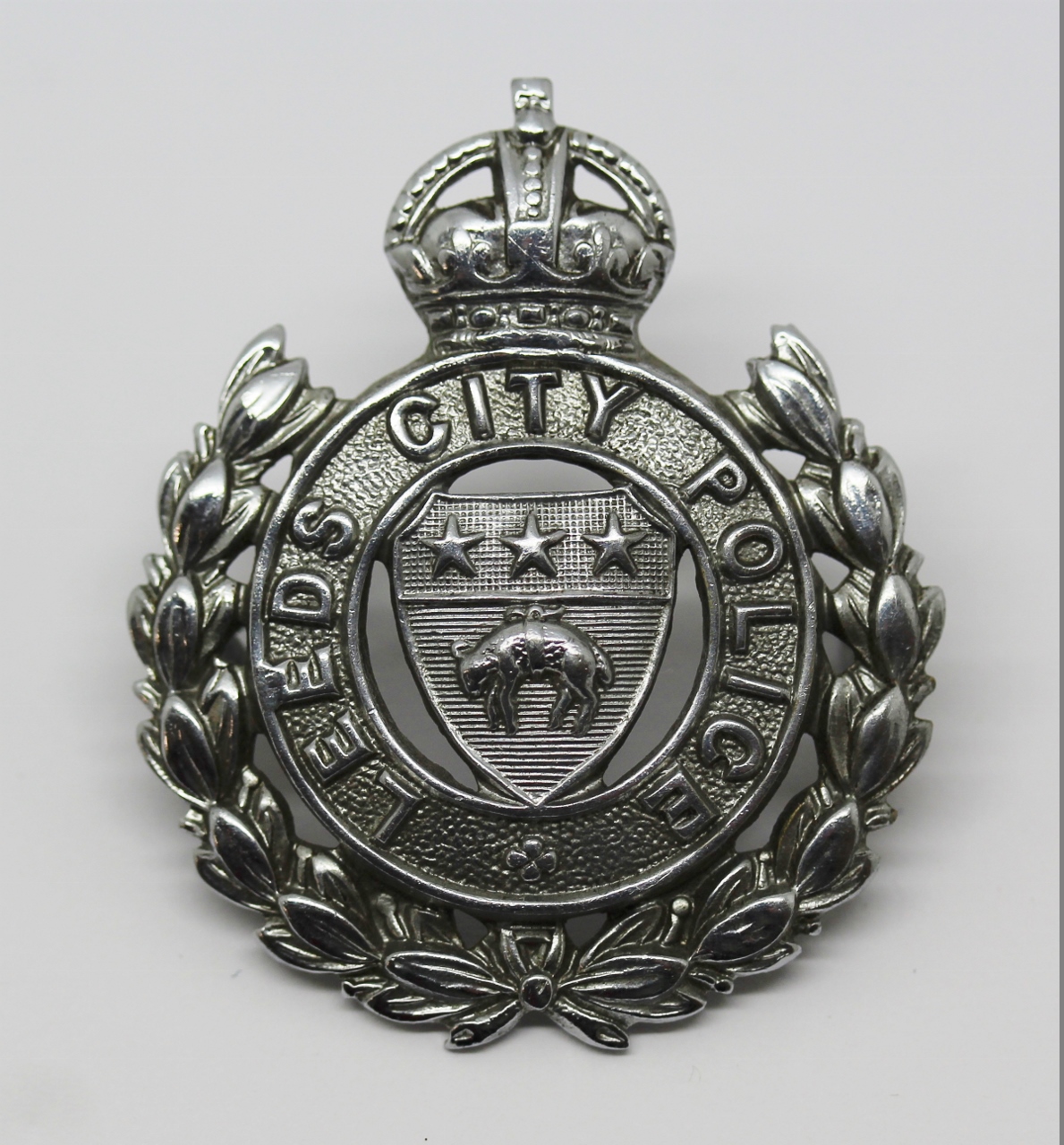 Leeds City Police Wreath Cap Badge - King's Crown