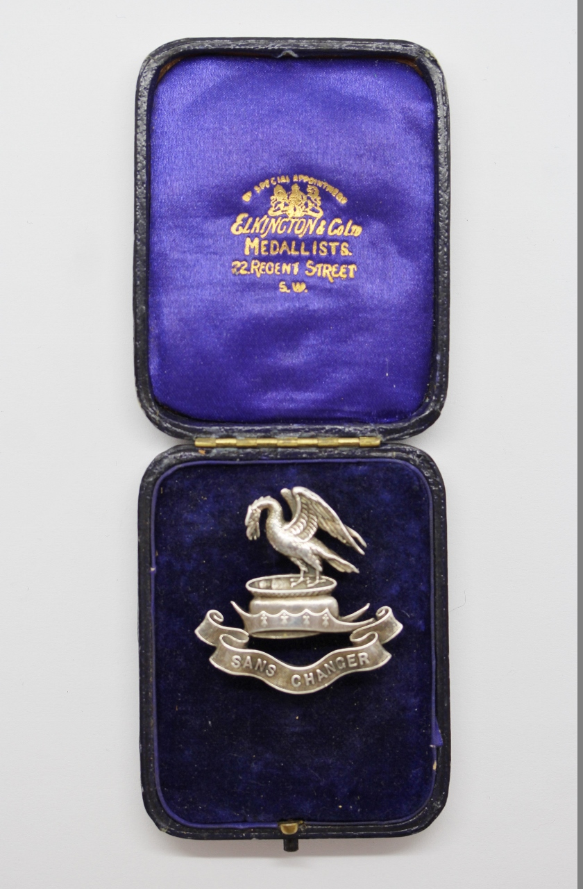 WW1 Liverpool Pals 1914 London Hallmarked Silver Cap Badge in Box