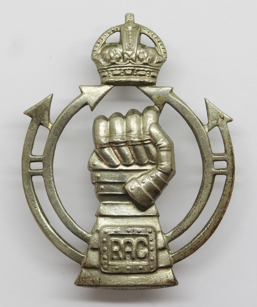 Royal Armoured Corps (R.A.C.) Cap Badge - King's Crown (2nd Pattern)