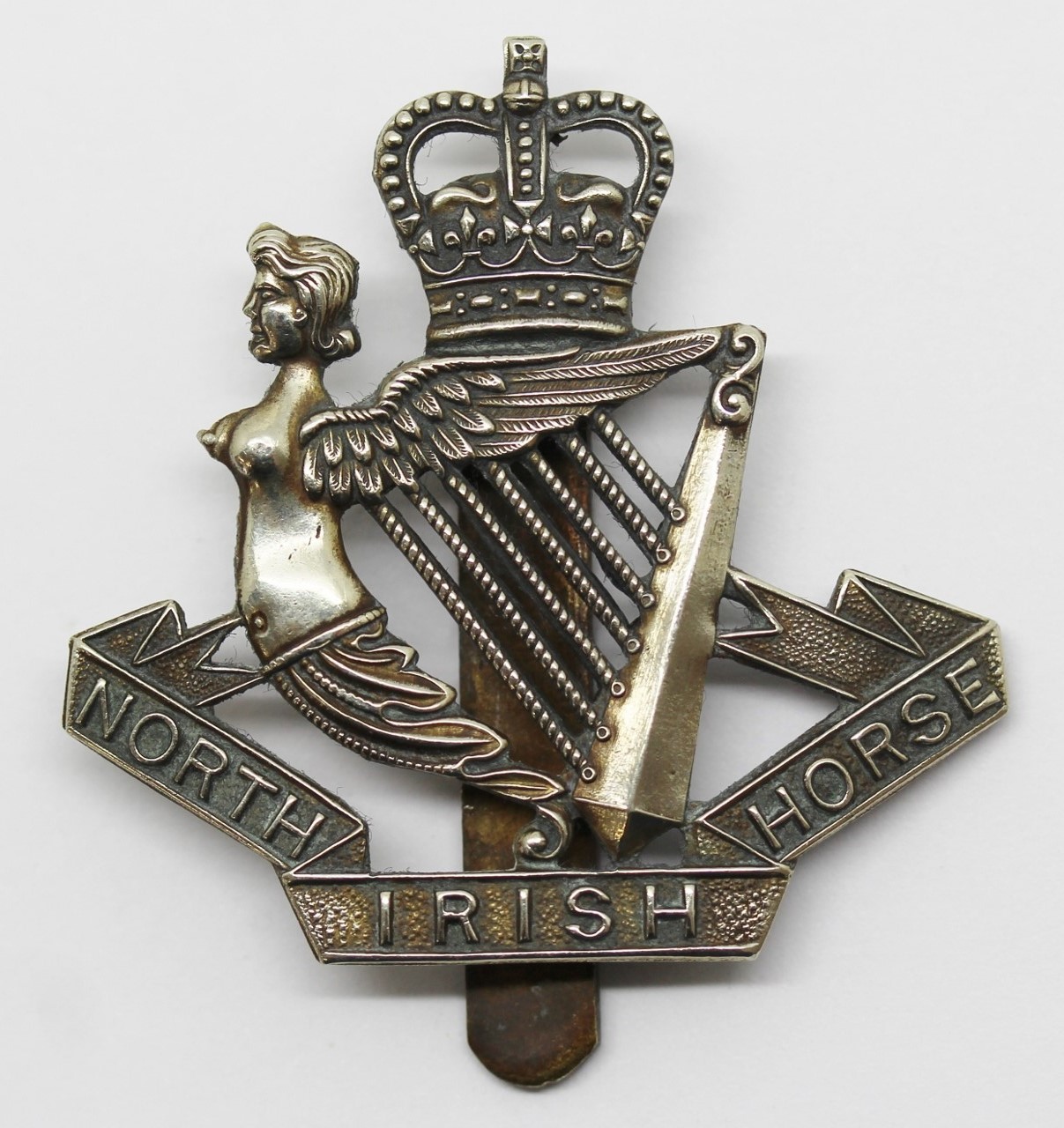 North Irish Horse Cap Badge - Queen's Crown
