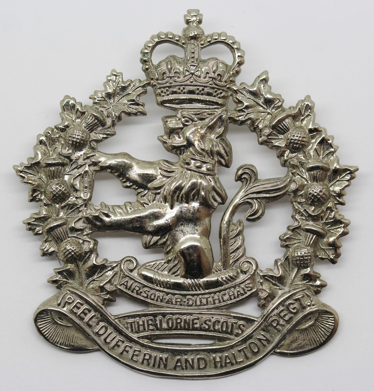 The Lorne Scots (Peel Dufferin and Halton Regiment) Cap Badge - Queen's Crown