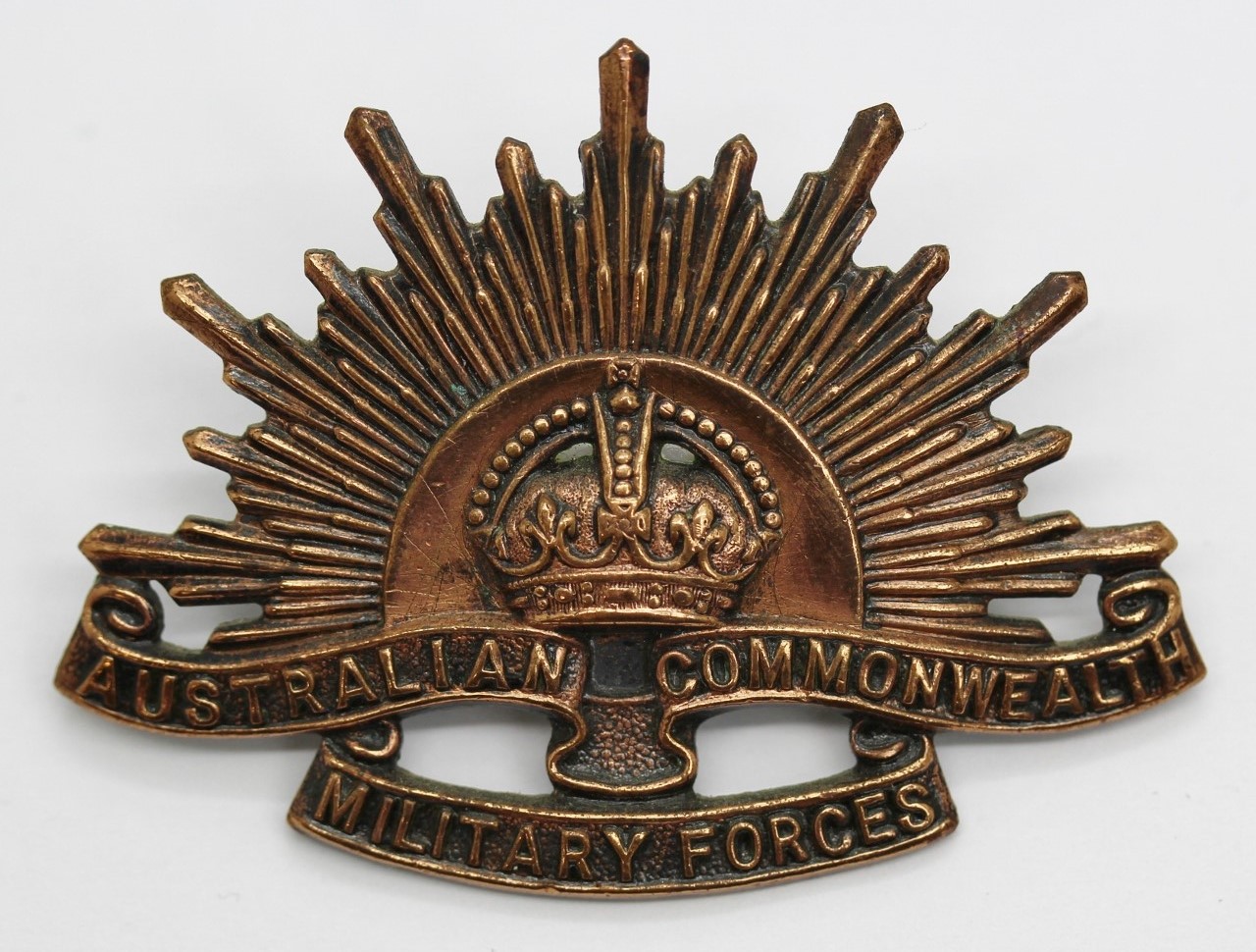 Australian Commonwealth Military Forces Slouch Hat Badge - King's Crown