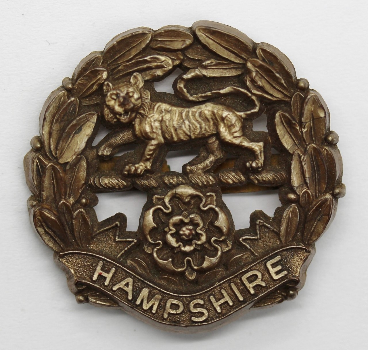 Hampshire Regiment WW2 Plastic Economy Cap Badge