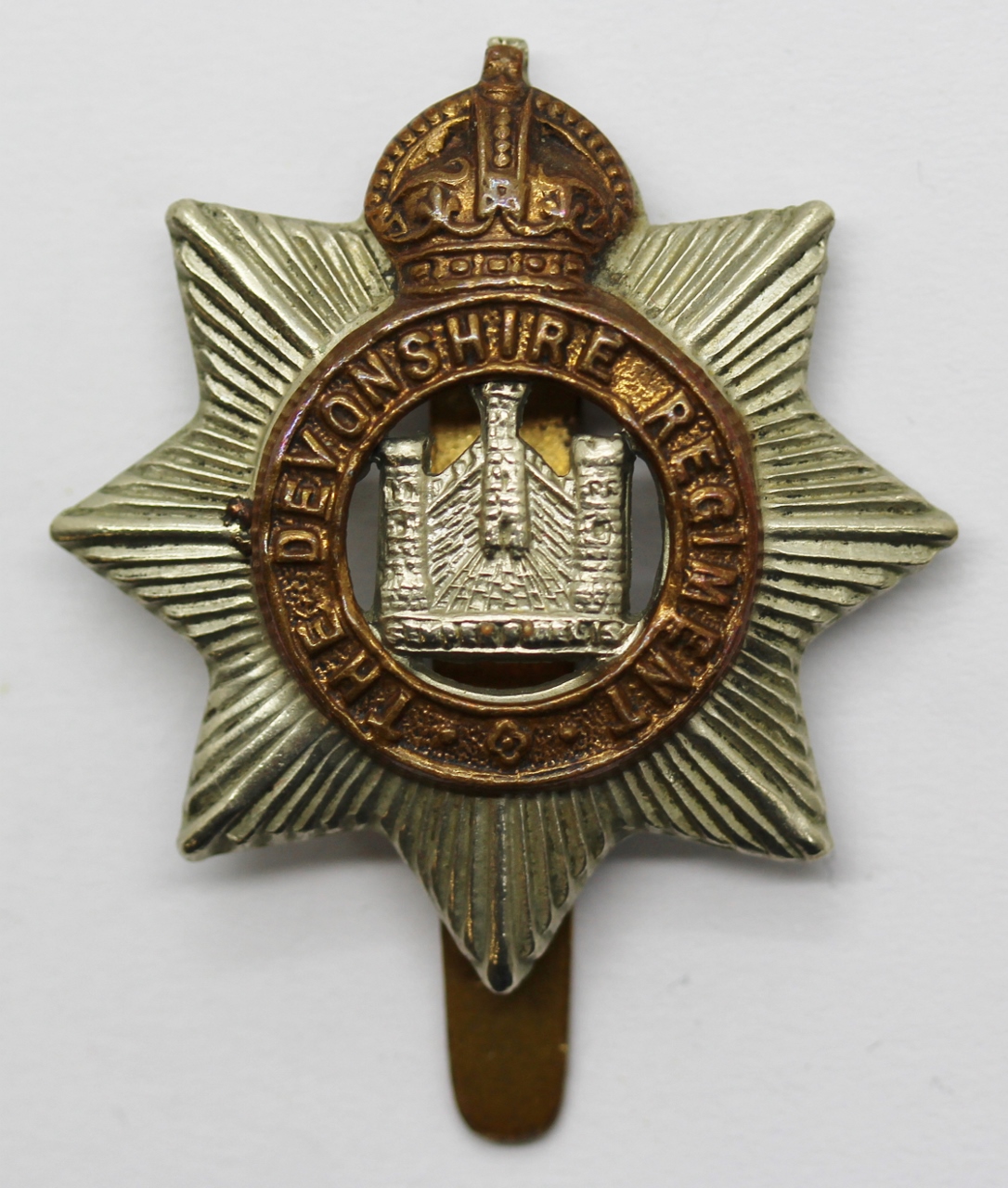 Devonshire Regiment Cap Badge - King's Crown