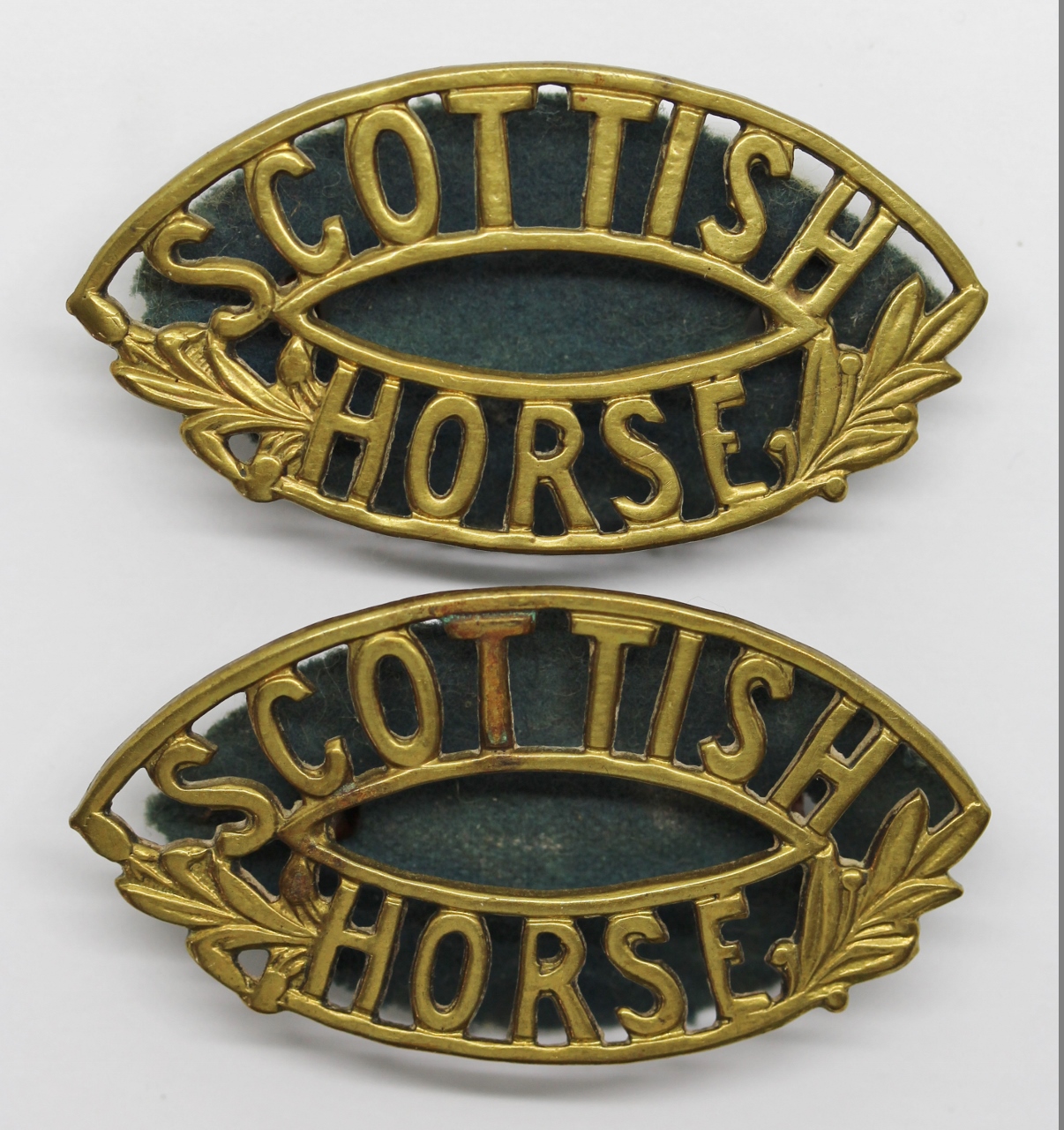 Pair of Scottish Horse Yeomanry (SCOTTISH/HORSE) Shoulder Titles