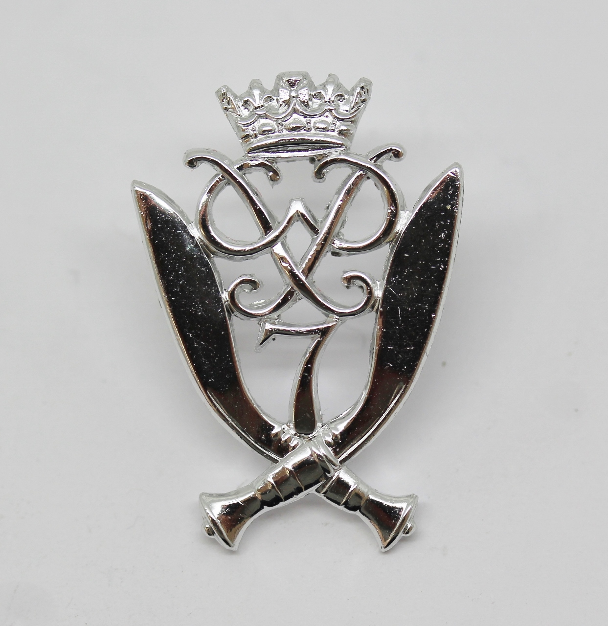 7th Gurkha Rifles Anodised (Staybrite) Cap Badge
