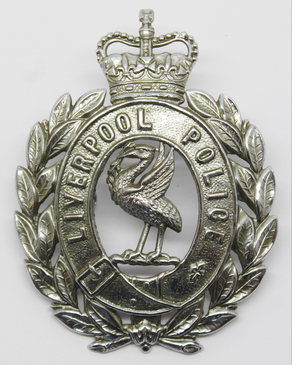 Liverpool City Police Wreath Helmet Plate - Queen's Crown