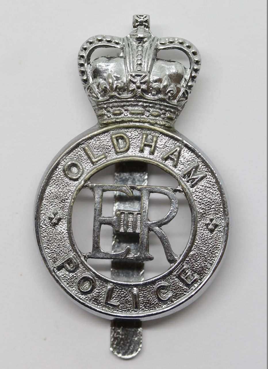 Oldham Borough Police Cap Badge - Queen's Crown