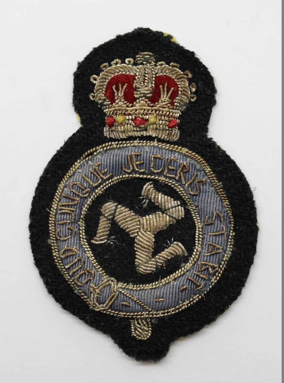 Isle of Man Constabulary Bullion Cap Badge - Queen's Crown