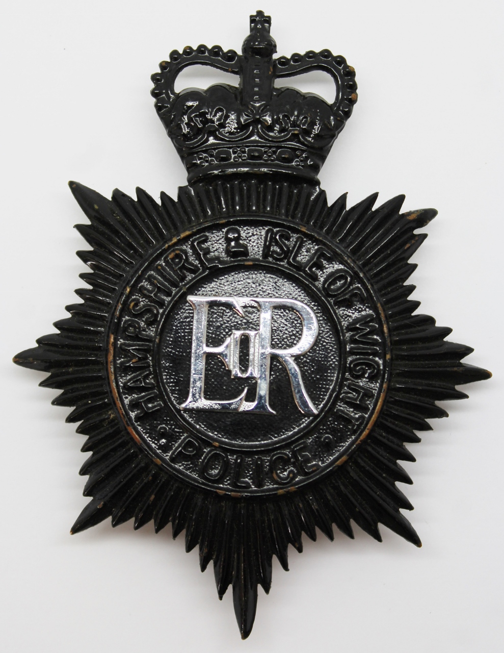 Hampshire & Isle of Wight Police Night Helmet Plate - Queen's Crown