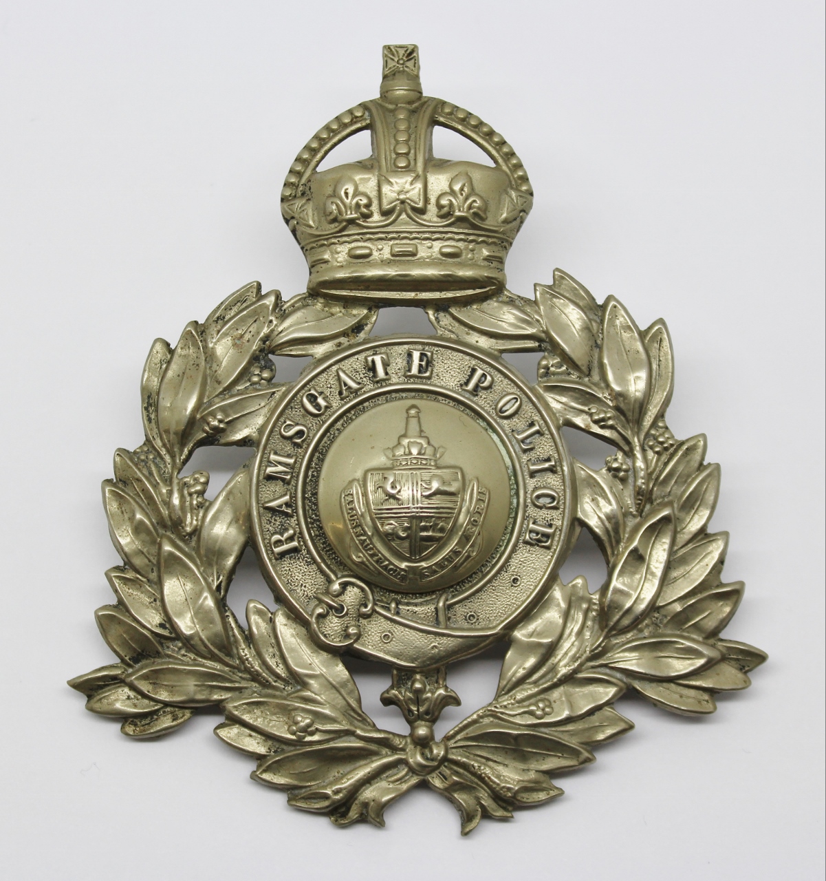 Ramsgate Borough Police Wreath Helmet Plate - King's Crown