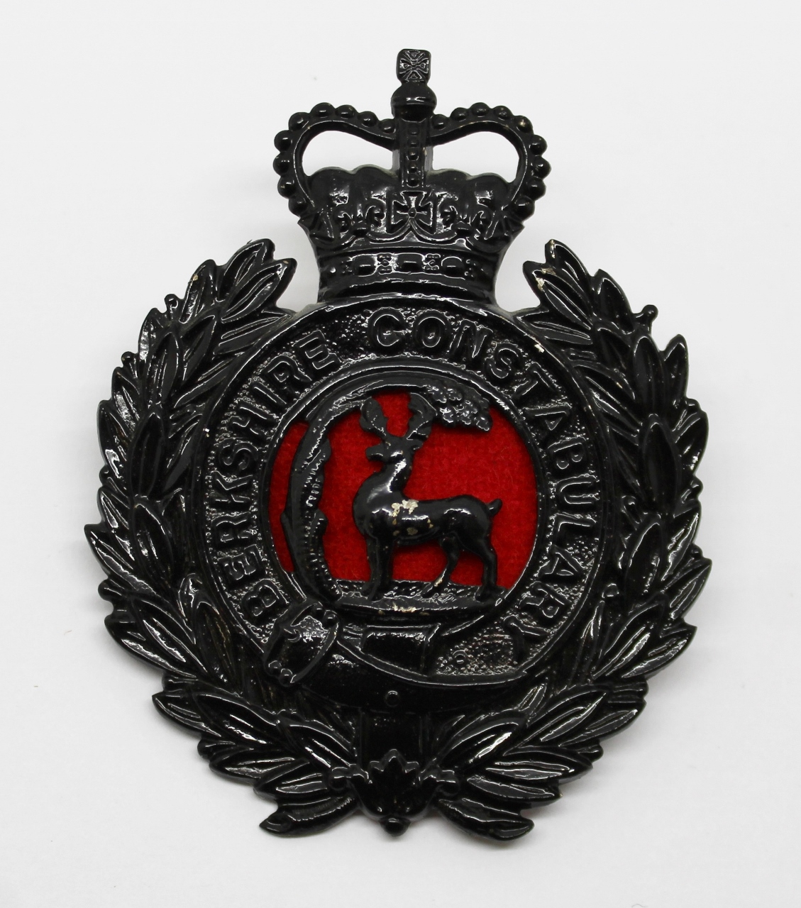 Berkshire Constabulary Black Wreath Helmet Plate - Queen's Crown