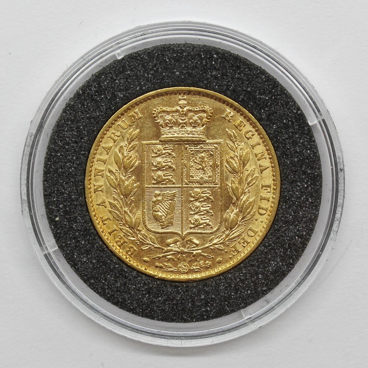 1866 Victoria 22ct Gold Shield Back Full Sovereign Coin (Die No. 41)